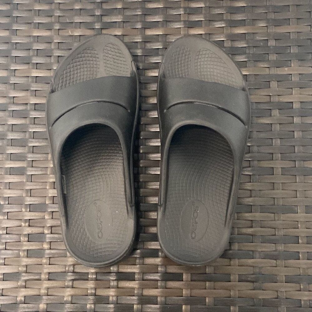 Oofos sandals, women’s size 8 - Picture 4 of 7
